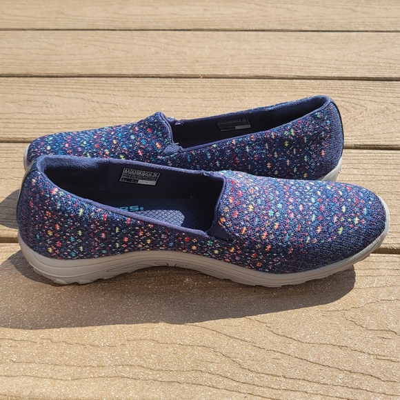 Sketchers Reggae Fest Wicker Rainbow Design Slip On Relaxed Fit Shoe Women's 8.5 - Picture 7 of 9